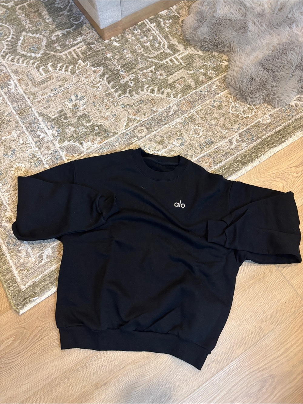 ALO Yoga Men’s Black Crewneck Sweatshirt with Small Logo
